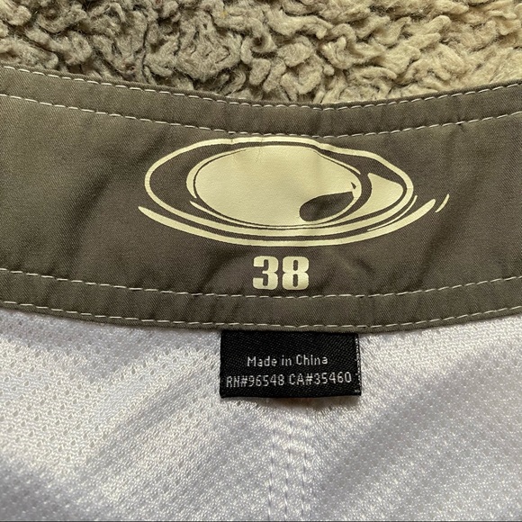 Oakley Board Shorts Mens 38 White & Black - Picture 3 of 7